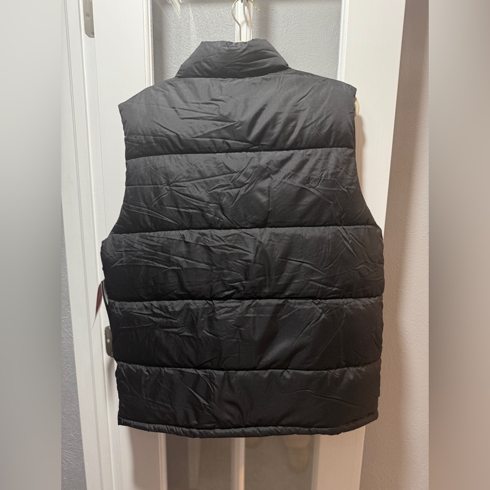 NWT Reebok Men's Classic Puffer Vest - Picture 9 of 9